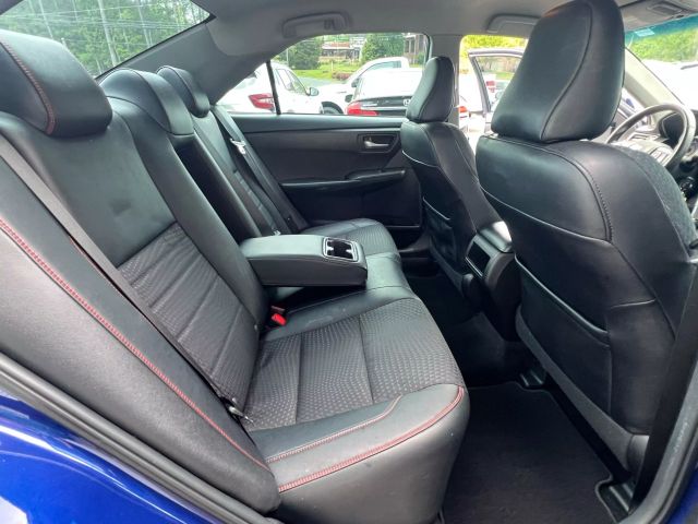 Vehicle image 14 of 21