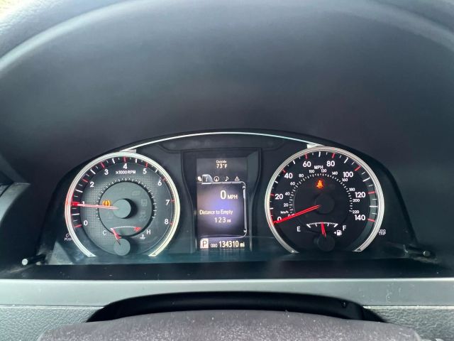 Vehicle image 16 of 21