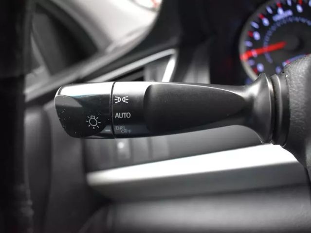 Vehicle image 23 of 35