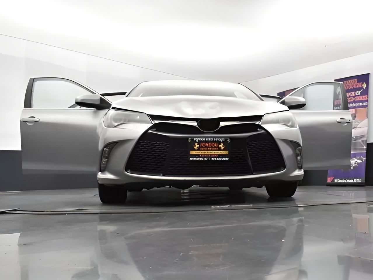 Vehicle image 31 of 35