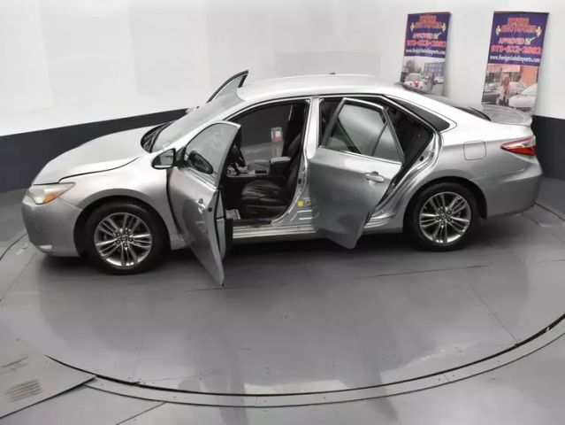 Vehicle image 13 of 35