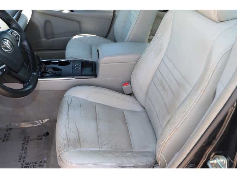 Vehicle image 14 of 26