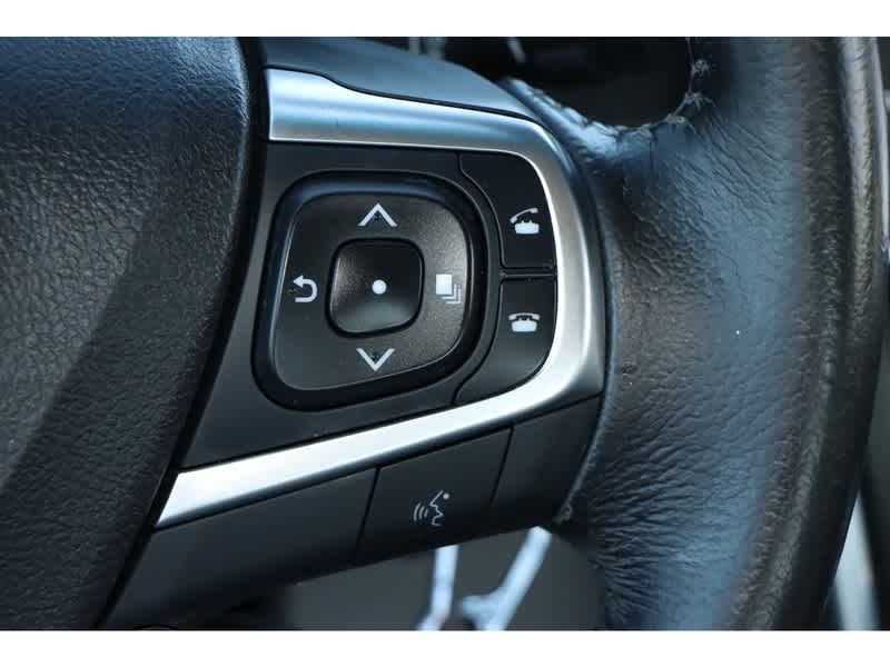Vehicle image 21 of 26