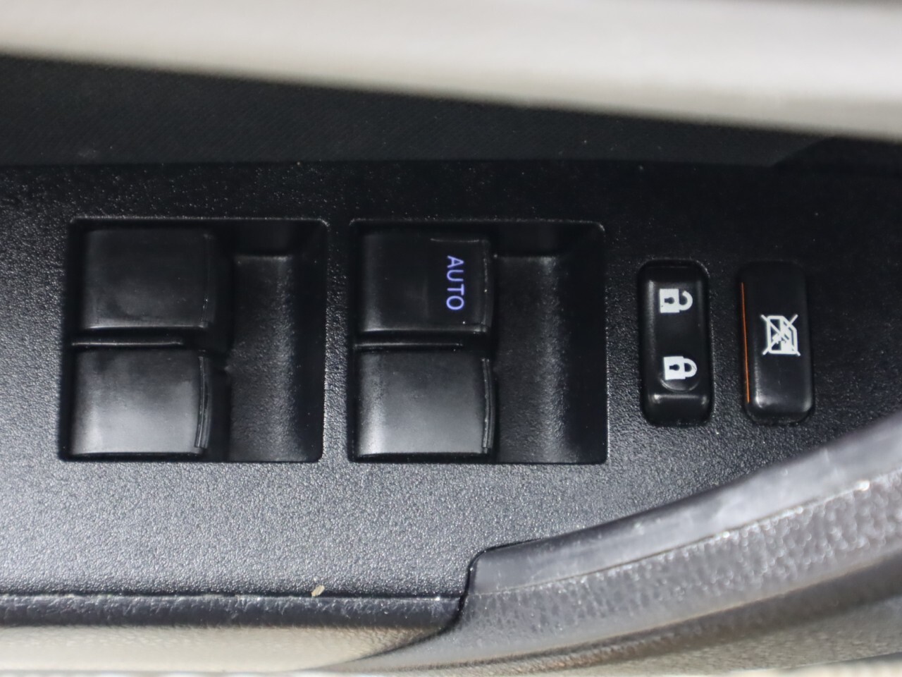Vehicle image 24 of 37