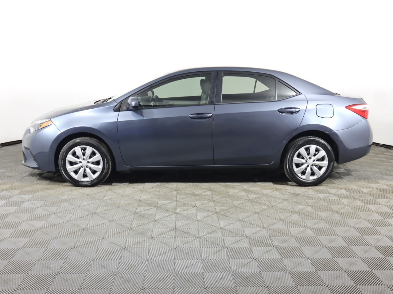 Vehicle image 7 of 37