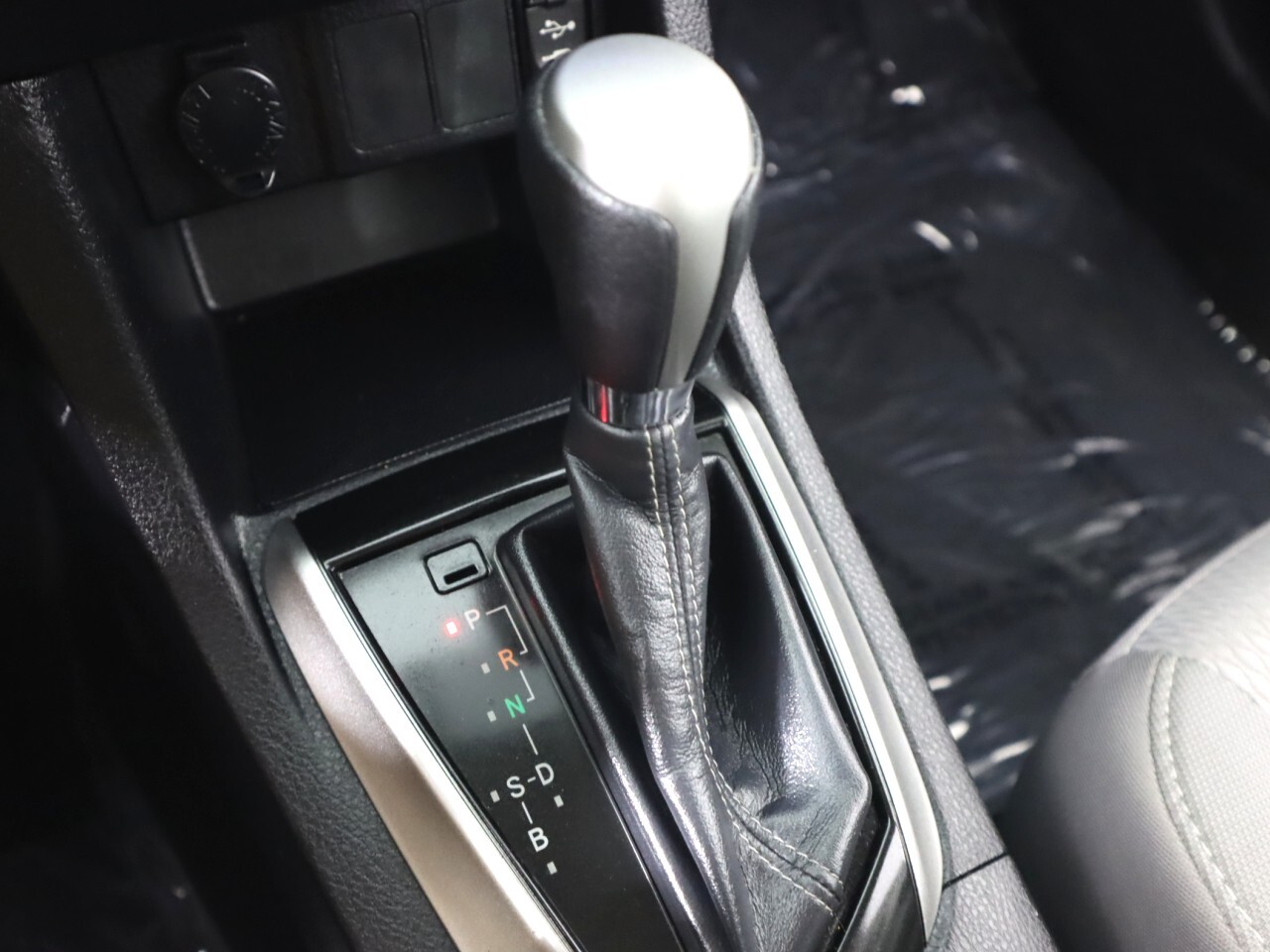 Vehicle image 22 of 37