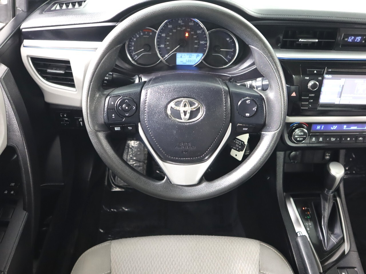 Vehicle image 28 of 37