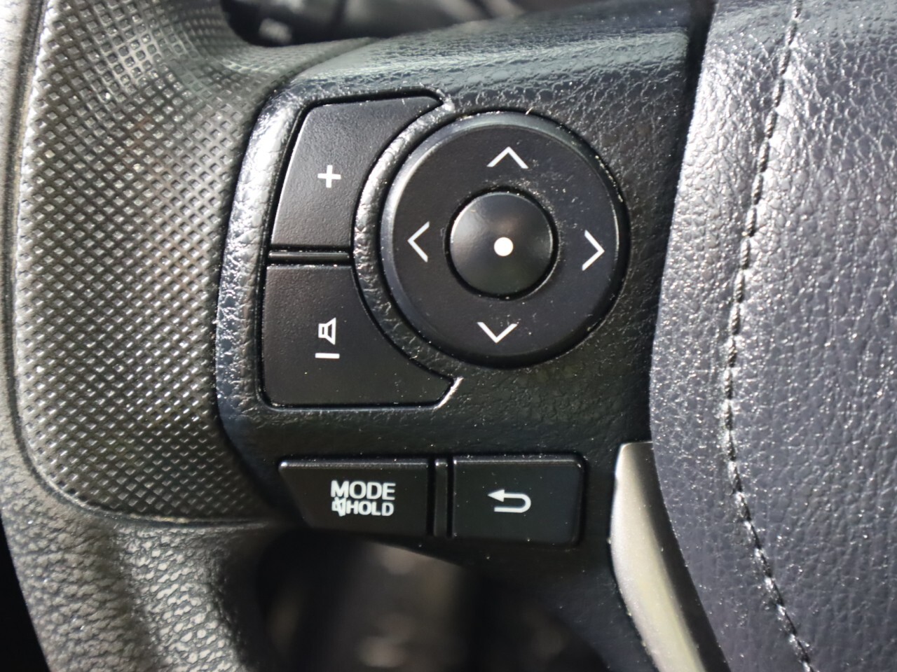 Vehicle image 11 of 37