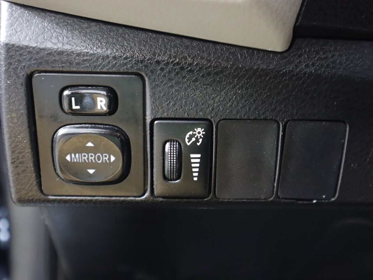 Vehicle image 9 of 37