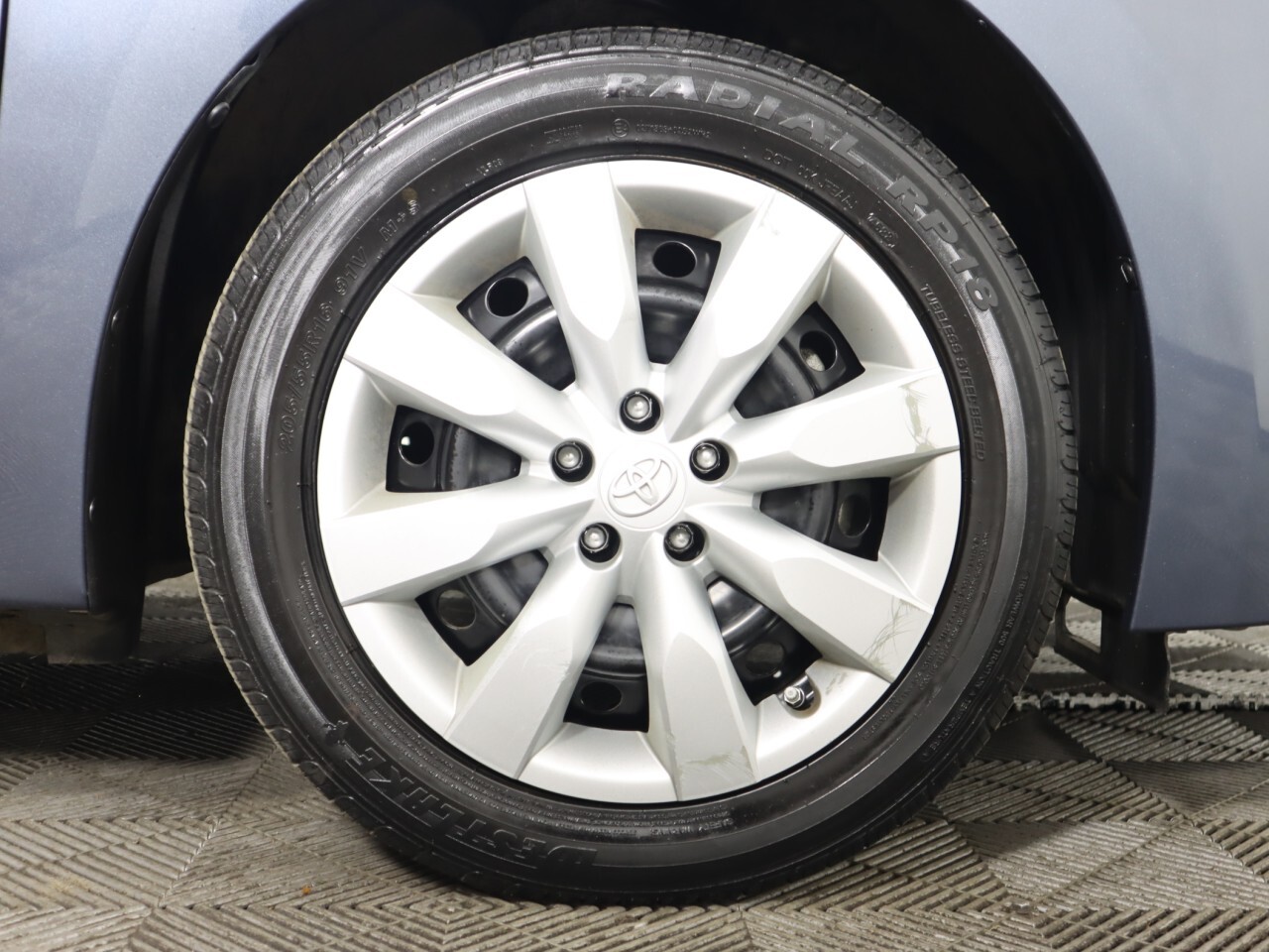 Vehicle image 36 of 37
