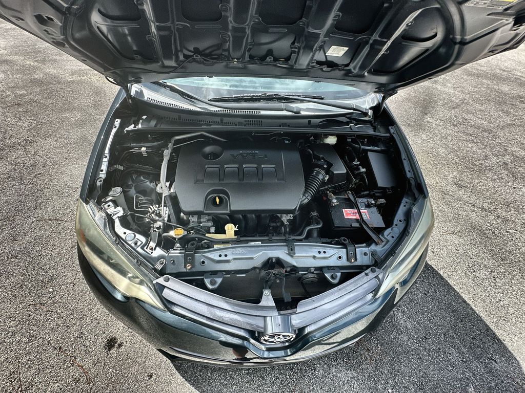 Vehicle image 10 of 34