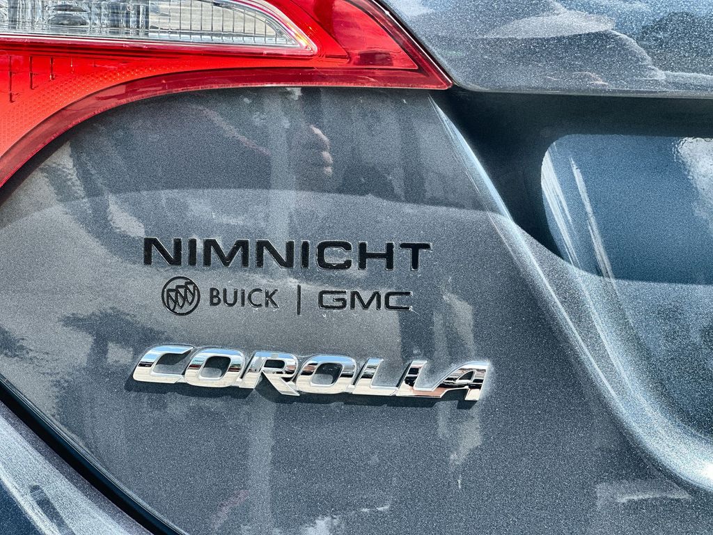 Vehicle image 22 of 34