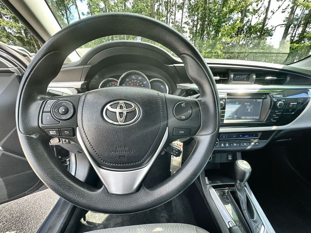 Vehicle image 20 of 34