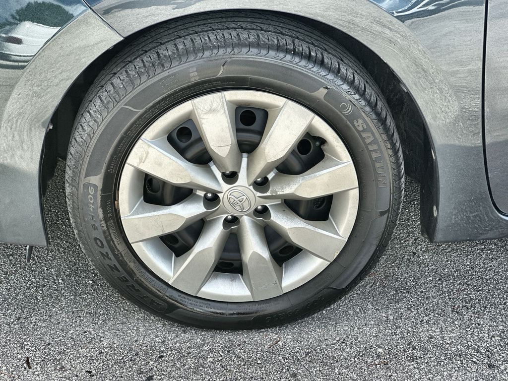 Vehicle image 11 of 34