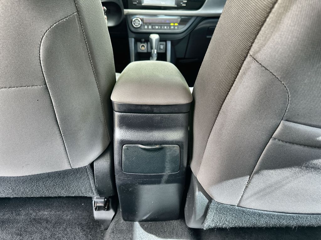 Vehicle image 31 of 34