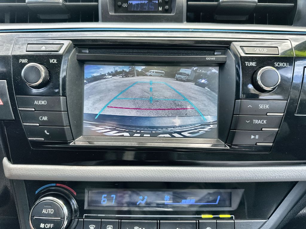 Vehicle image 23 of 34