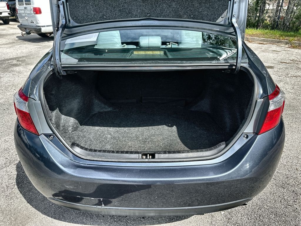 Vehicle image 12 of 34