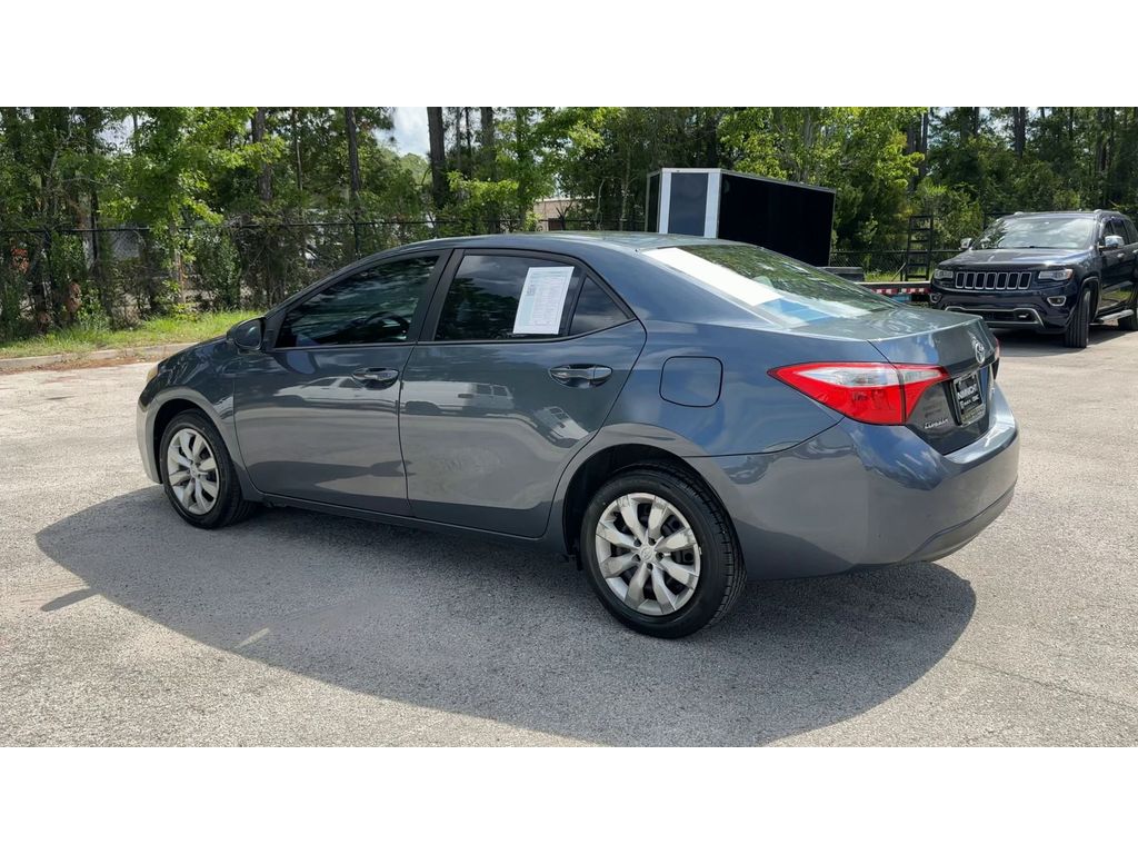Vehicle image 8 of 34
