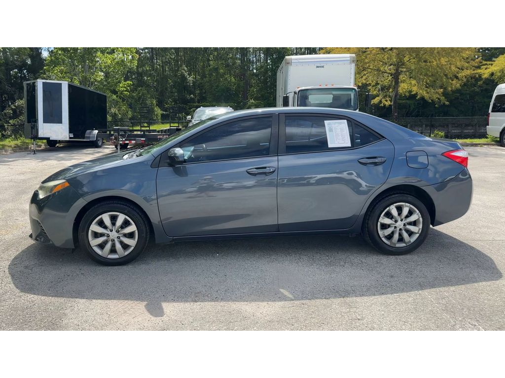 Vehicle image 9 of 34