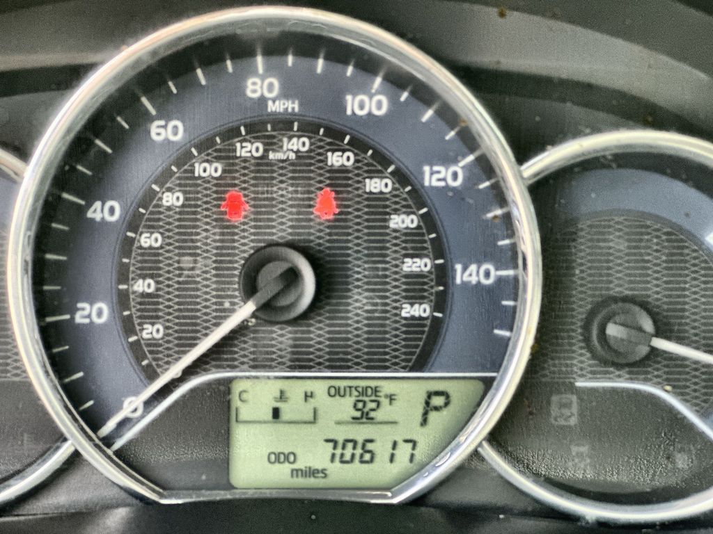 Vehicle image 21 of 34