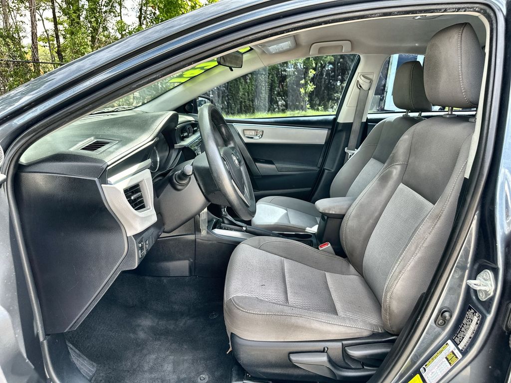 Vehicle image 13 of 34