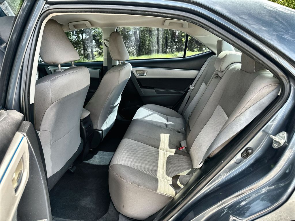 Vehicle image 15 of 34