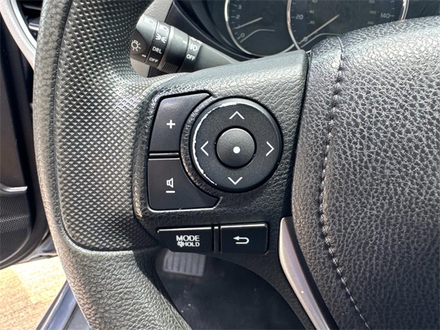Vehicle image 23 of 27