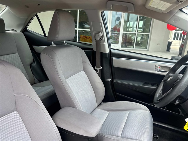 Vehicle image 10 of 27