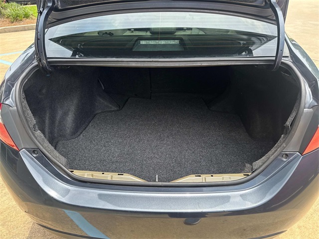 Vehicle image 8 of 27