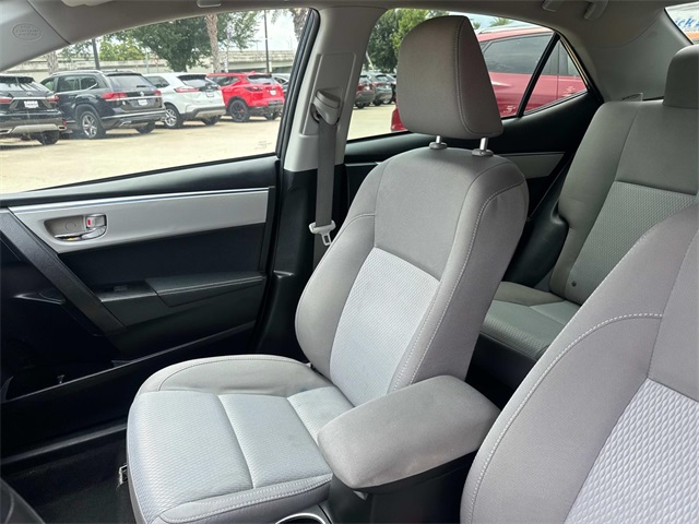 Vehicle image 11 of 27