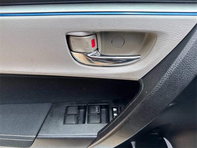 Vehicle image 26 of 27