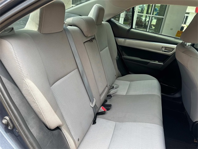 Vehicle image 9 of 27