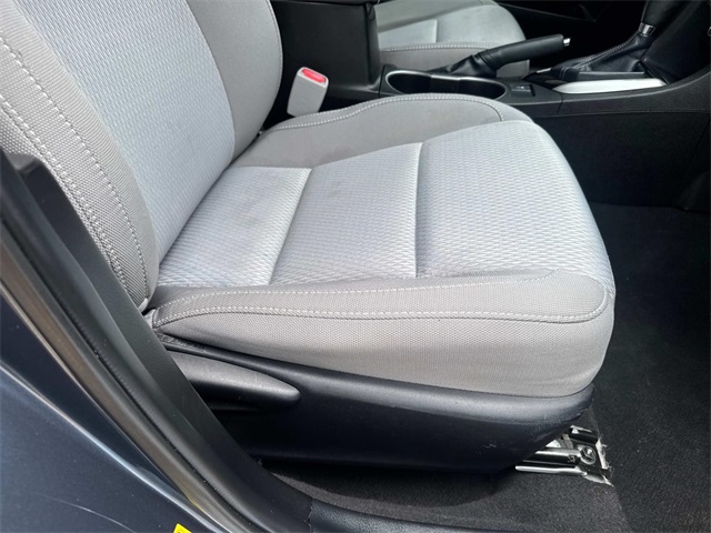 Vehicle image 12 of 27