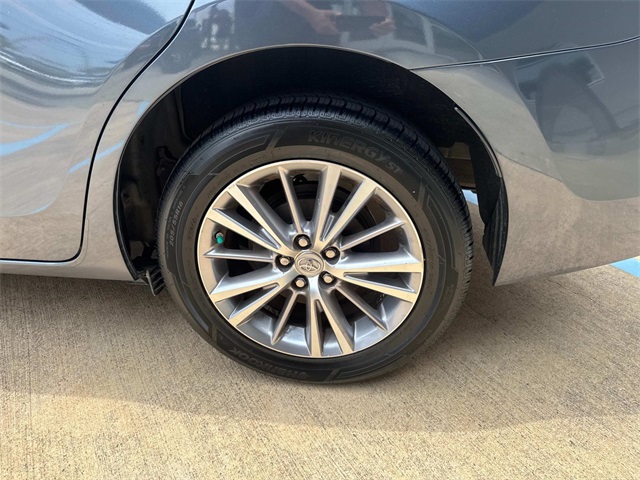 Vehicle image 7 of 27