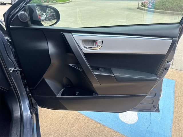 Vehicle image 22 of 27