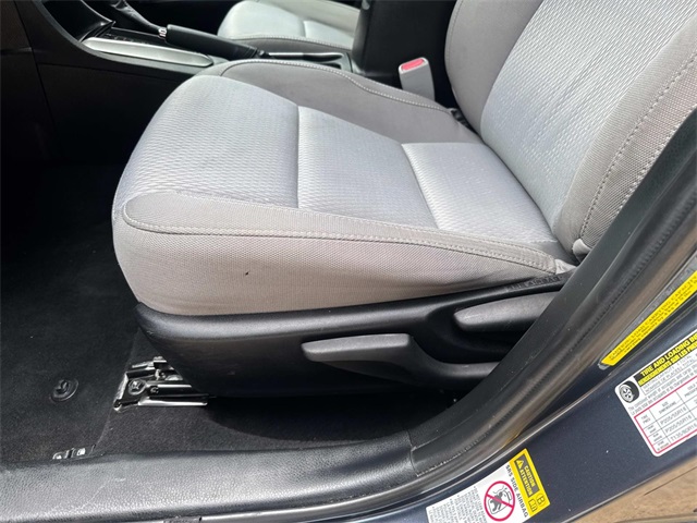 Vehicle image 25 of 27