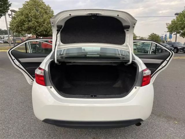Vehicle image 16 of 48