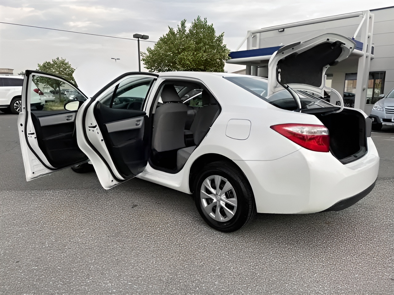 Vehicle image 45 of 48