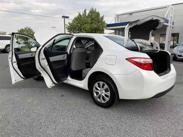 Vehicle image 11 of 48