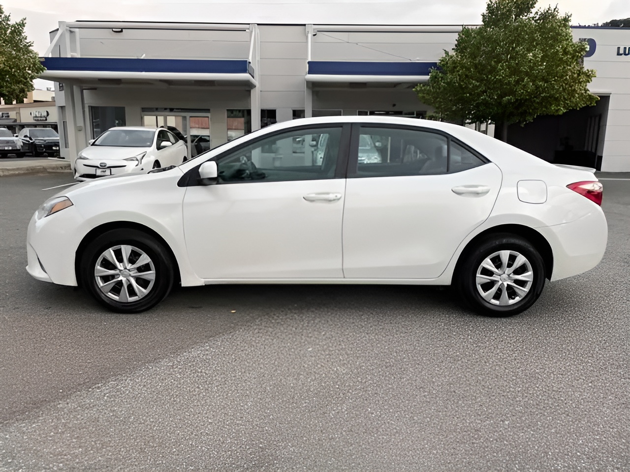 Vehicle image 47 of 48