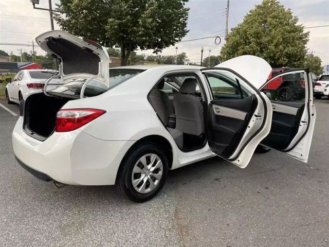 Vehicle image 9 of 48