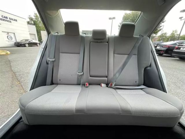 Vehicle image 29 of 48