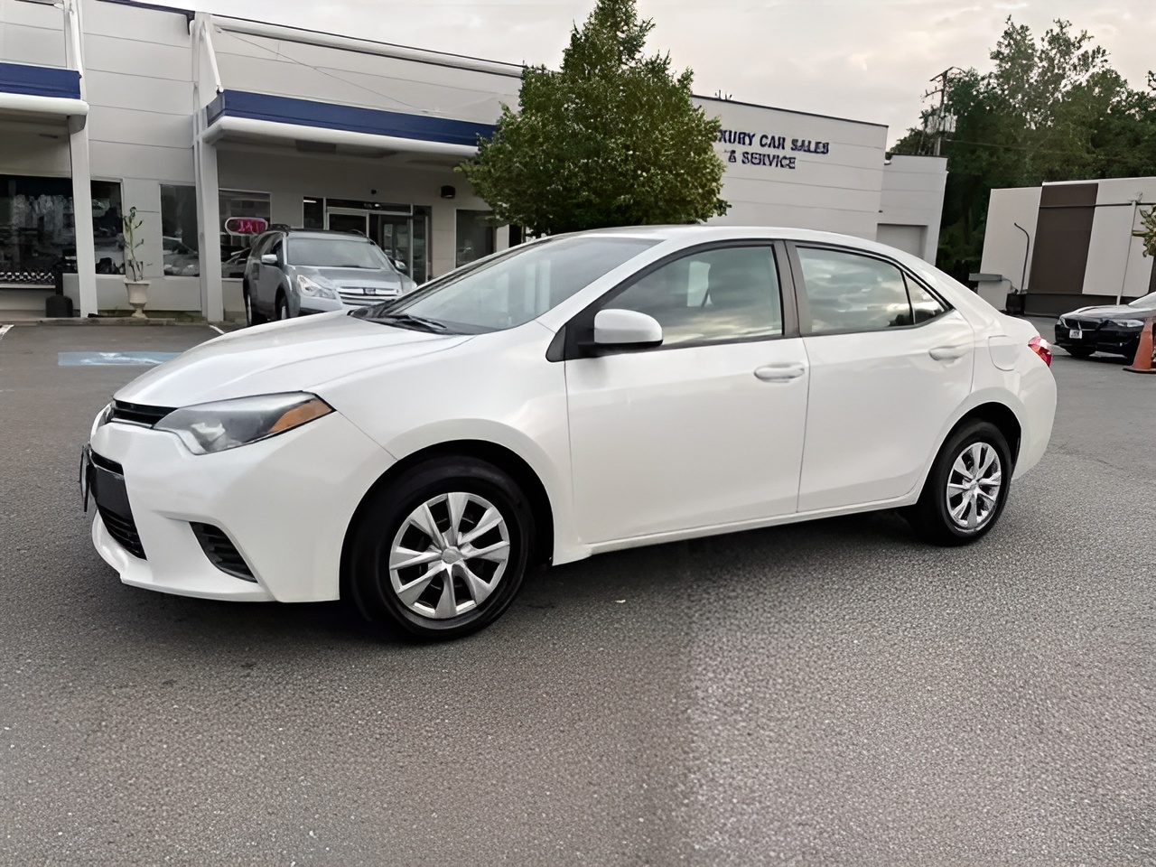 Vehicle image 36 of 48