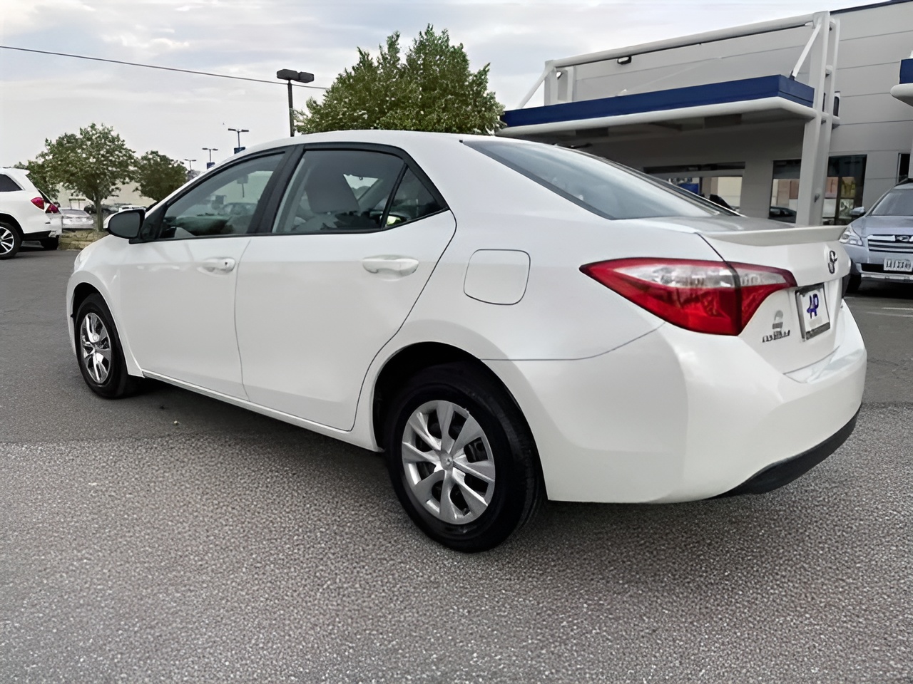 Vehicle image 46 of 48