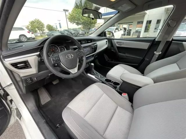 Vehicle image 26 of 48