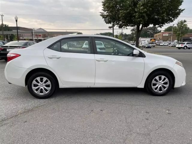 Vehicle image 6 of 48