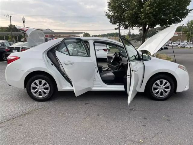 Vehicle image 7 of 48