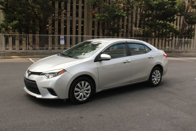 2015 Toyota Corolla LE Image 1 of 35