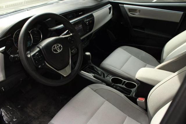 Vehicle image 11 of 41