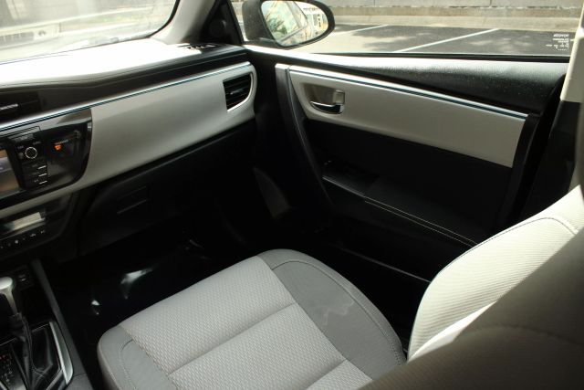 Vehicle image 21 of 41